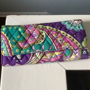Vera Bradley magnetic wallet
